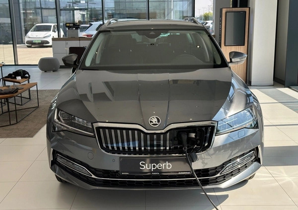 Skoda Superb cena 194840 przebieg: 4, rok produkcji 2024 z Czaplinek małe 154
